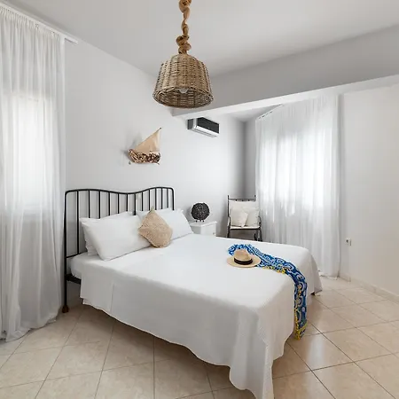 Hill & Seaview - Aelia